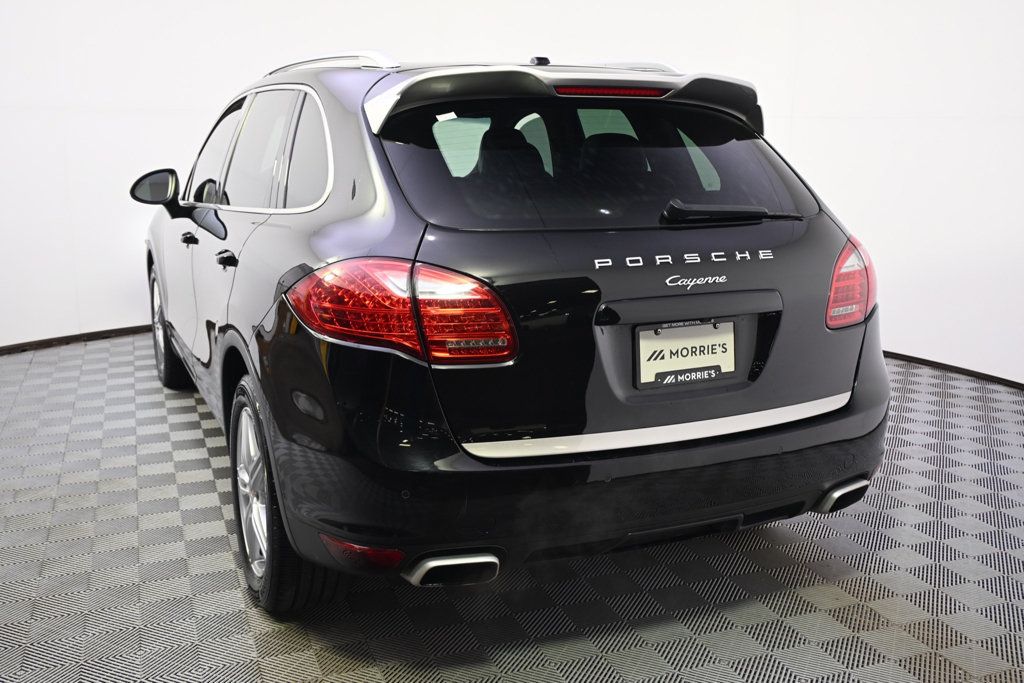 Used 2014 Porsche Cayenne Platinum Edition AWD/4WD image 4