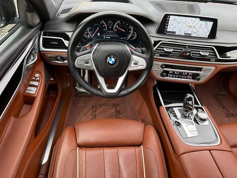 Used 2018 BMW 750i xDrive AWD/4WD image 21