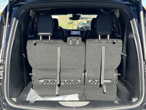 New 2026 Chrysler Pacifica Select w/ S Appearance Package FWD image 26
