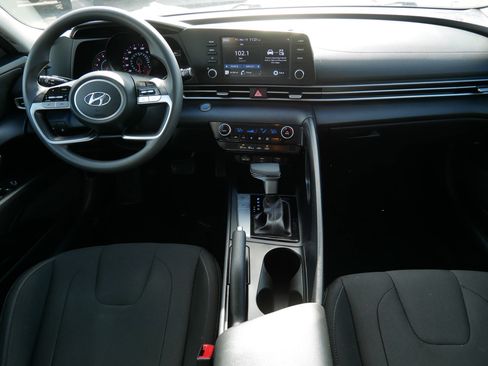 Used 2021 Hyundai Elantra SEL image 7