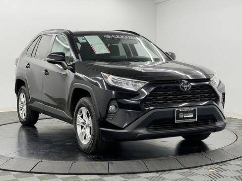 Certified 2021 Toyota RAV4 XLE FWD image 8