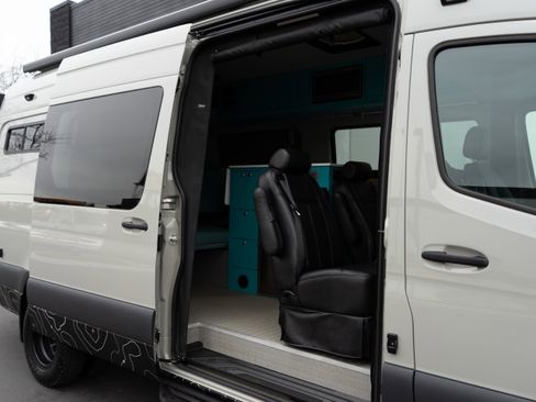 Used 2020 Mercedes-Benz Sprinter 3500 image 56