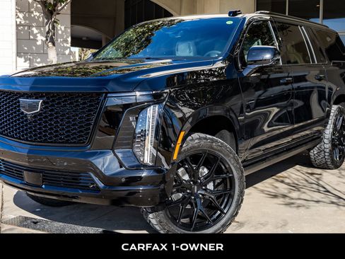 Used 2026 Cadillac Escalade ESV Platinum Sport w/ LPO, ONYX Package image 5