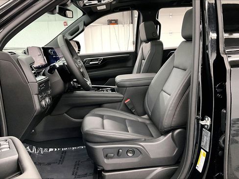 Used 2026 Chevrolet Tahoe Z71 w/ Comfort Package AWD/4WD image 25