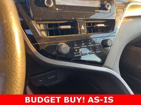 Used 2021 Toyota Camry LE image 23