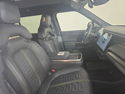 Used 2024 Rivian R1S Adventure AWD/4WD image 24