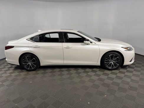 Used 2024 Lexus ES 350 w/ Premium Package image 10