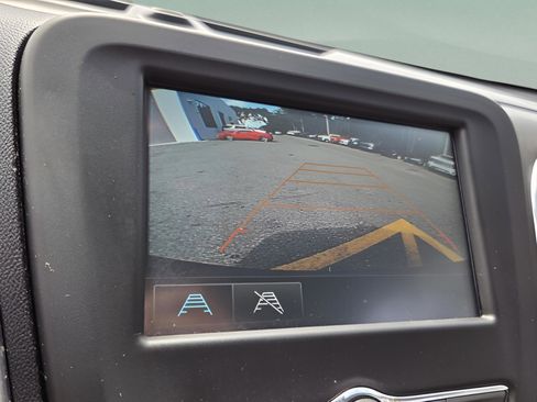 Used 2018 Chevrolet Equinox LS FWD image 19