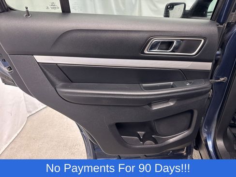 Used 2016 Ford Explorer XLT w/ Equipment Group 202A AWD/4WD image 39