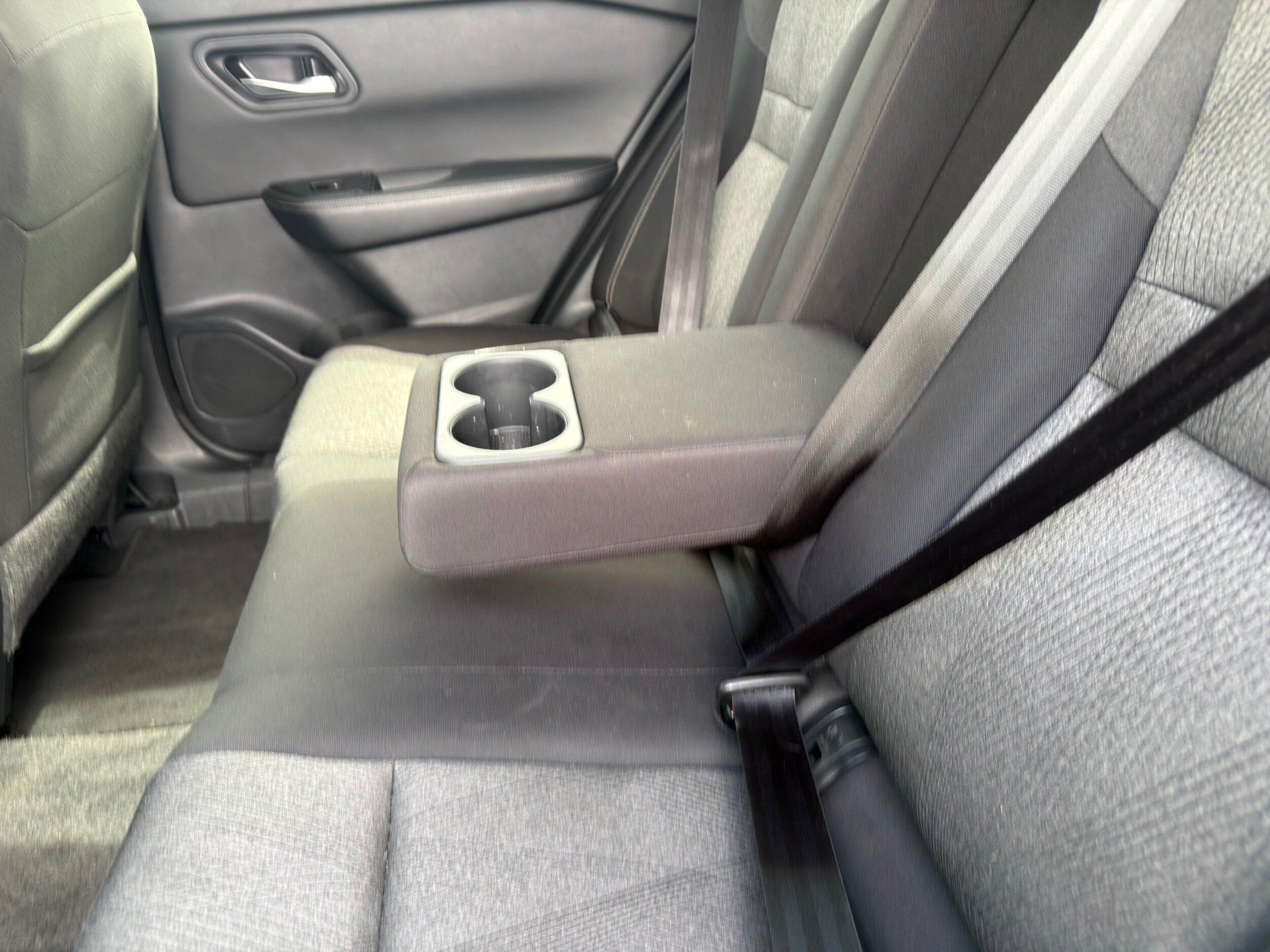 Used 2024 Nissan Rogue SV AWD/4WD image 19