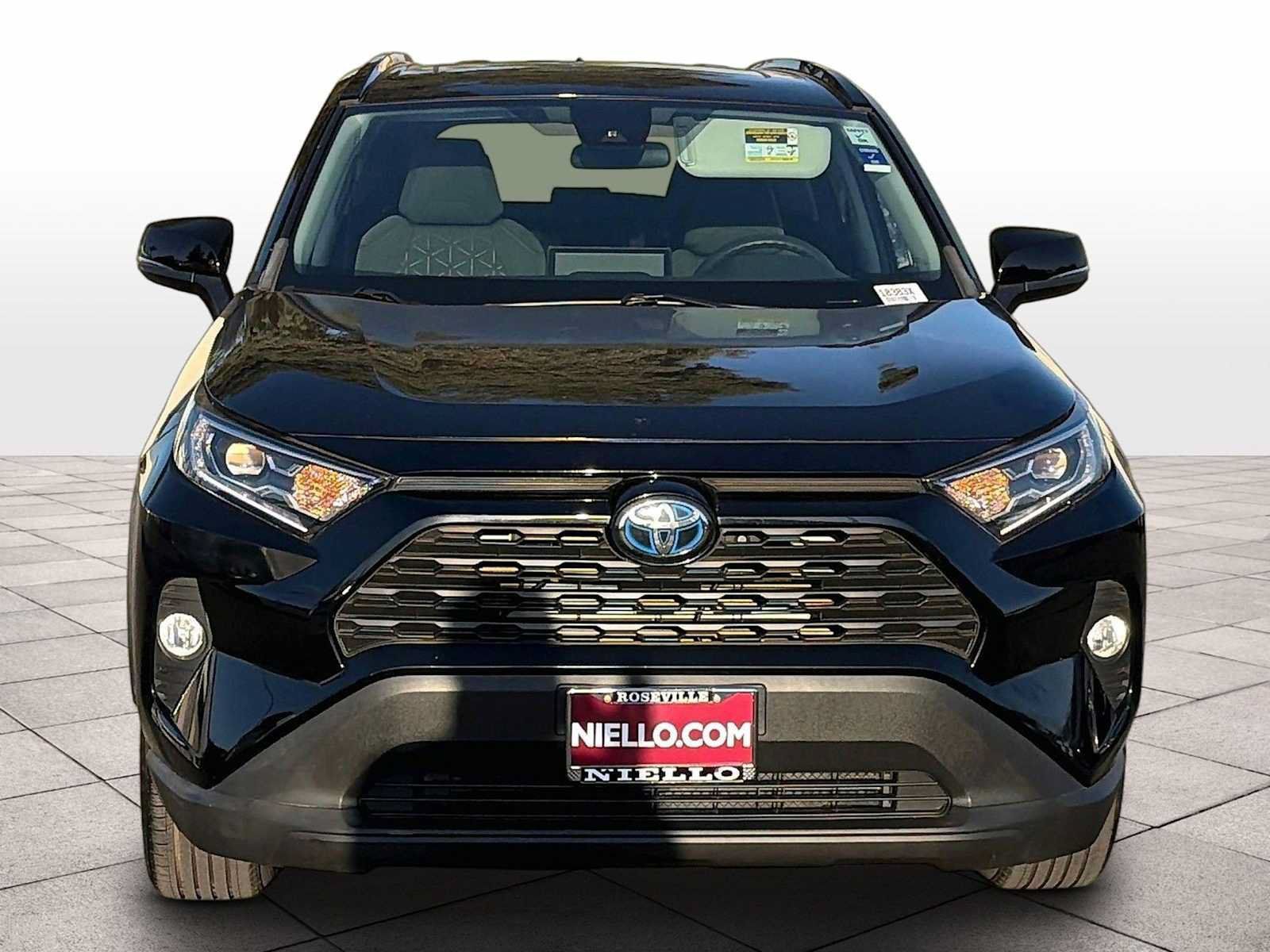 Used 2021 Toyota RAV4 XLE w/ Convenience Package AWD/4WD image 3