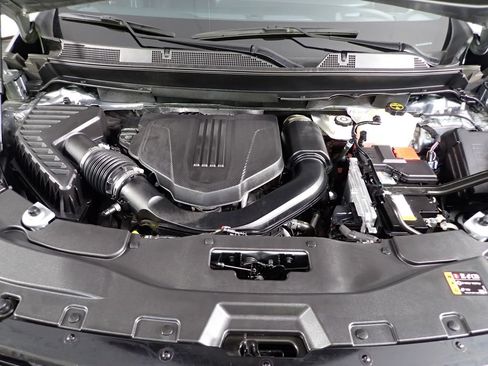 Used 2025 Chevrolet Traverse Z71 AWD/4WD image 39