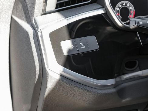 Used 2021 Audi Q3 2.0T Premium Plus w/ Premium Plus Package image 28