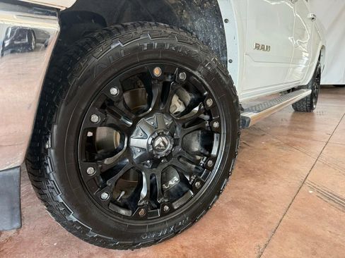 Used 2020 RAM 1500 Laramie AWD/4WD image 19