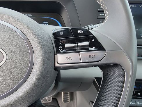 Certified 2025 Hyundai Elantra Sport image 24