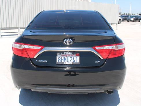 Used 2017 Toyota Camry SE FWD image 4
