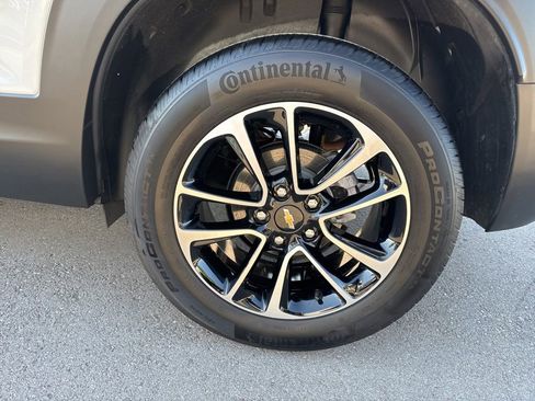 Used 2025 Chevrolet TrailBlazer LT FWD image 28