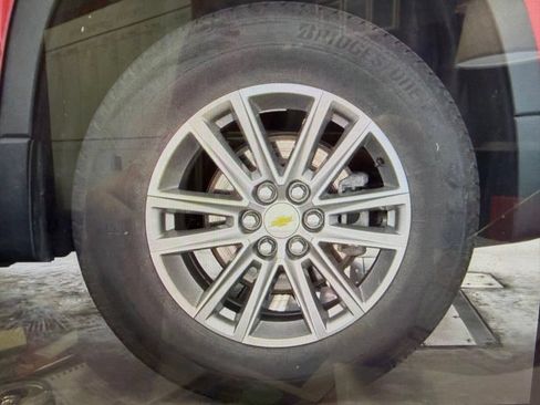 Used 2023 Chevrolet Traverse LT w/ LPO, Floor Liner Package AWD/4WD image 12