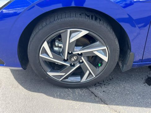 Certified 2024 Hyundai Elantra Limited FWD image 13