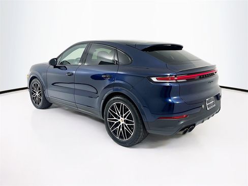 Certified 2026 Porsche Cayenne Coupe image 2