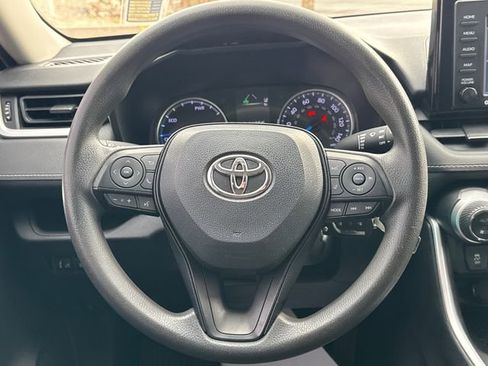 Used 2020 Toyota RAV4 LE image 14