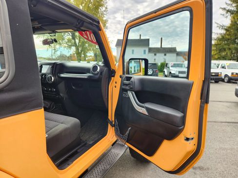 Used 2012 Jeep Wrangler Sahara AWD/4WD image 37