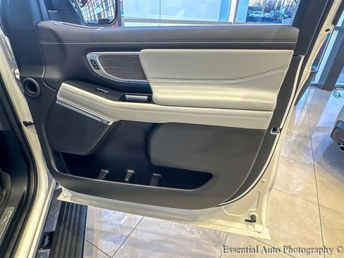 Used 2025 Ford Expedition Platinum w/ Platinum Ultimate Package image 29
