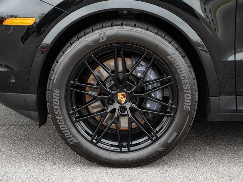 Certified 2024 Porsche Cayenne Coupe AWD/4WD image 39