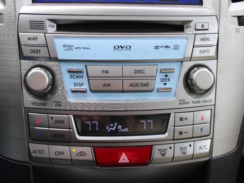 Used 2011 Subaru Outback 3.6R Limited image 37