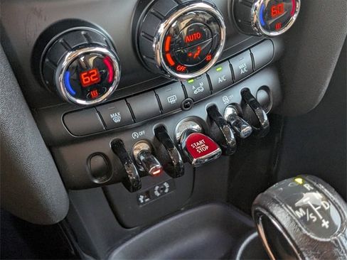 Used 2015 MINI Cooper S image 23