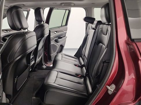 Used 2022 Jeep Grand Cherokee Limited w/ Luxury Tech Group II AWD/4WD image 29