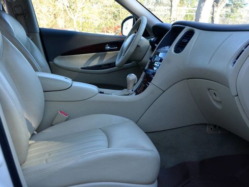 Used 2014 INFINITI QX50 Journey w/ Premium Package image 10