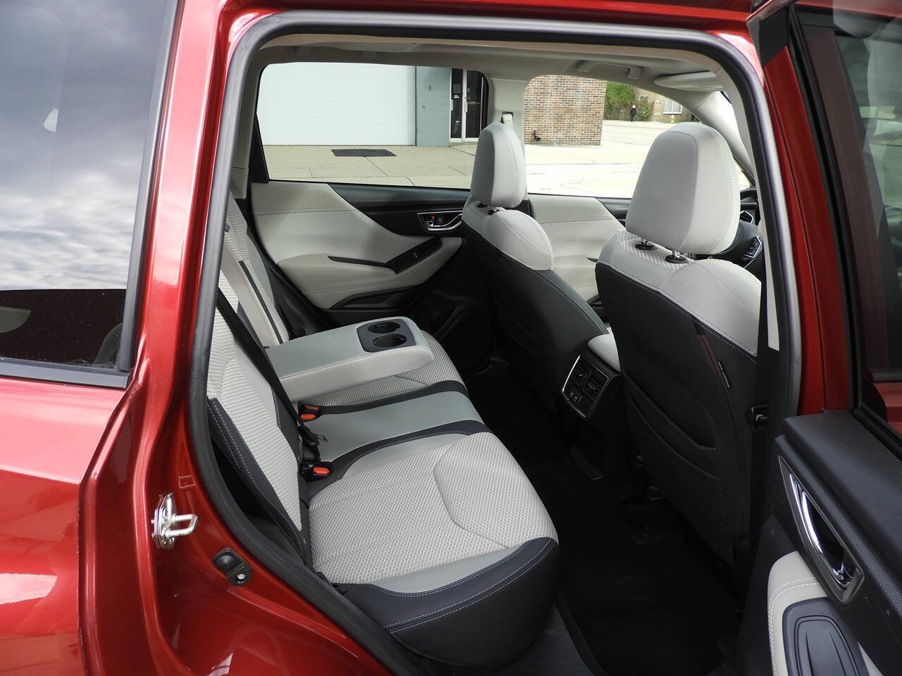 Used 2019 Subaru Forester Premium AWD/4WD image 33