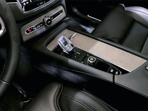 Certified 2023 Volvo XC90 B6 Ultimate image 16