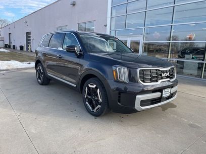 New 2025 Kia Telluride S