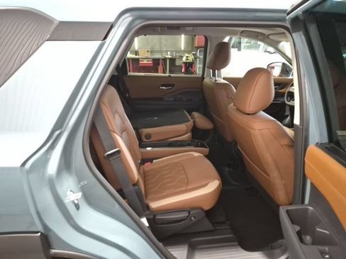 New 2026 Nissan Pathfinder Platinum AWD/4WD image 23