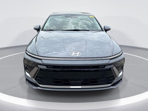 Used 2024 Hyundai Sonata SEL w/ Convenience Package FWD image 2