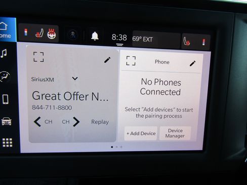 Used 2023 Chrysler Voyager LX FWD image 30