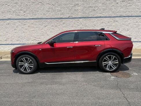 Certified 2024 Cadillac Lyriq Luxury RWD image 4