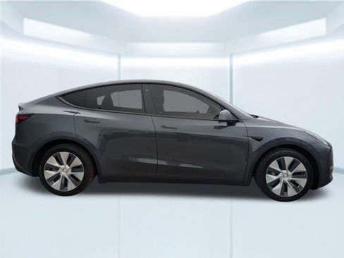 Used 2021 Tesla Model Y Long Range AWD/4WD image 7