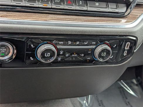 Used 2023 Chevrolet Silverado 1500 LT AWD/4WD image 25