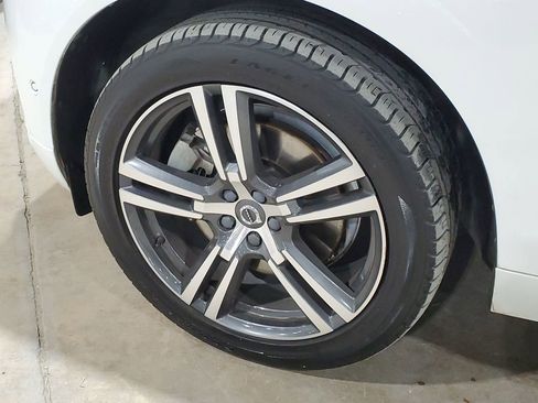 Used 2019 Volvo XC60 T6 Momentum w/ Advanced Package AWD/4WD image 45