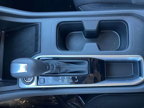 Used 2025 Nissan Sentra SV image 36