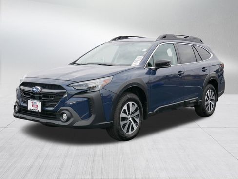 Certified 2025 Subaru Outback Premium image 3