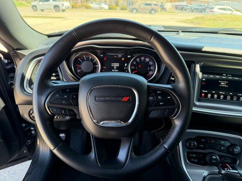 Used 2019 Dodge Challenger SXT image 14