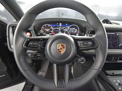 Used 2024 Porsche Cayenne Coupe AWD/4WD image 22