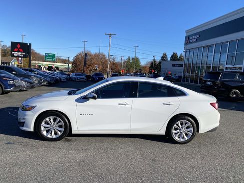 Used 2021 Chevrolet Malibu LT image 2