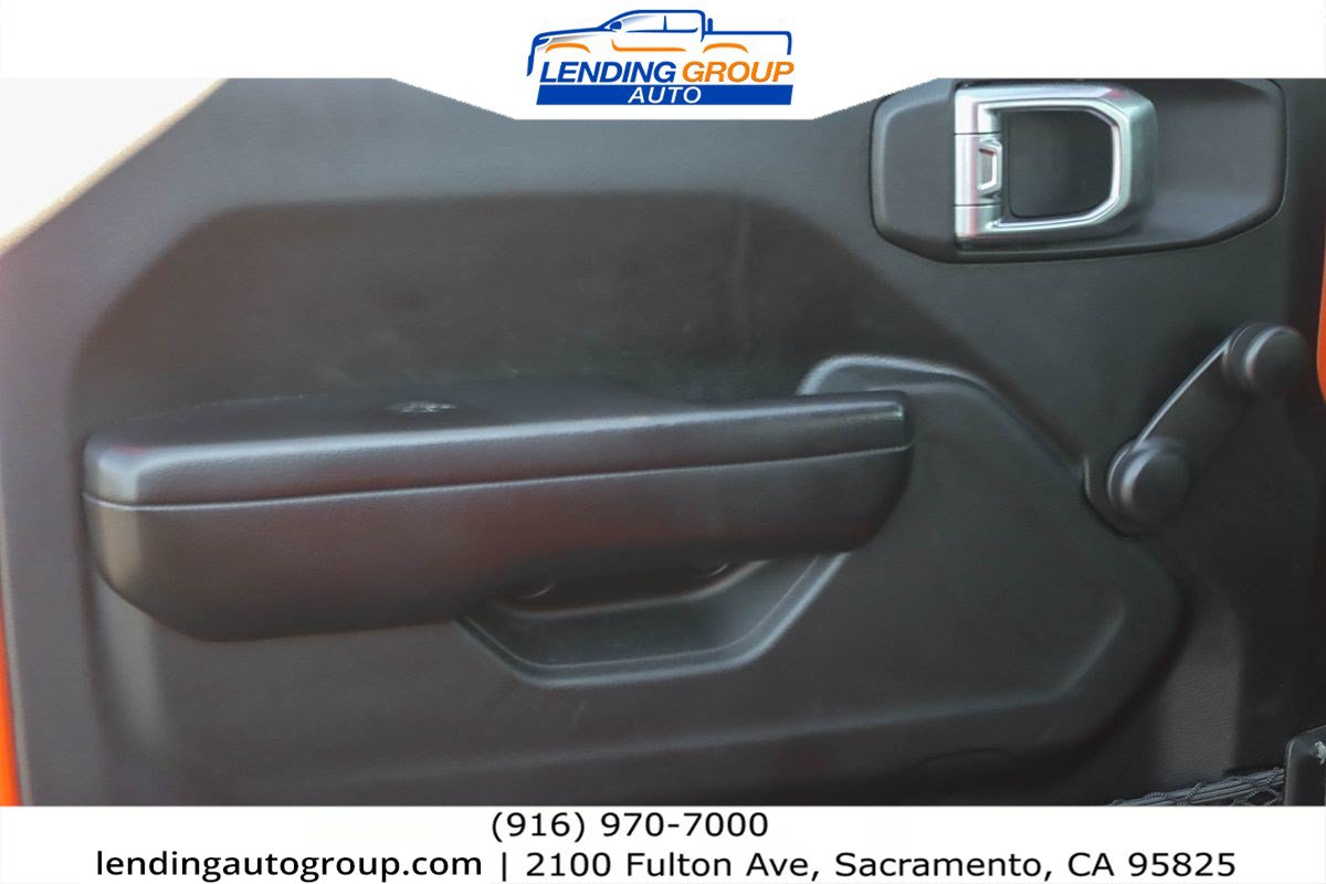Used 2018 Jeep Wrangler Unlimited Sport AWD/4WD image 19
