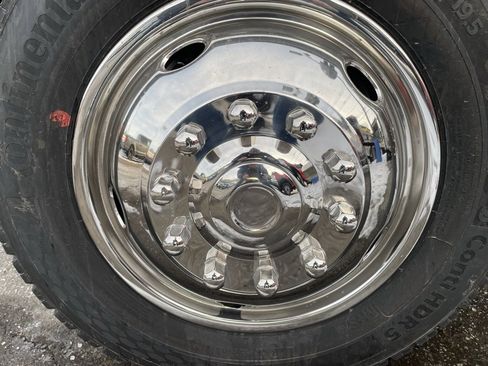 New 2025 Ford F550 4x4 Regular Cab Super Duty image 6