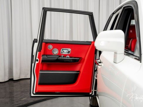 Used 2024 Rolls-Royce Phantom Sedan image 50